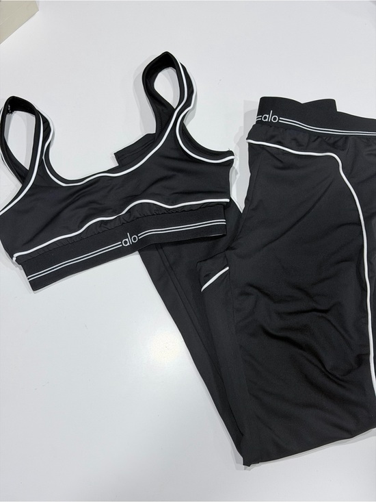 ALO Yoga Other - ALO Yoga Black Sports Bra and Legging Set with White Piping